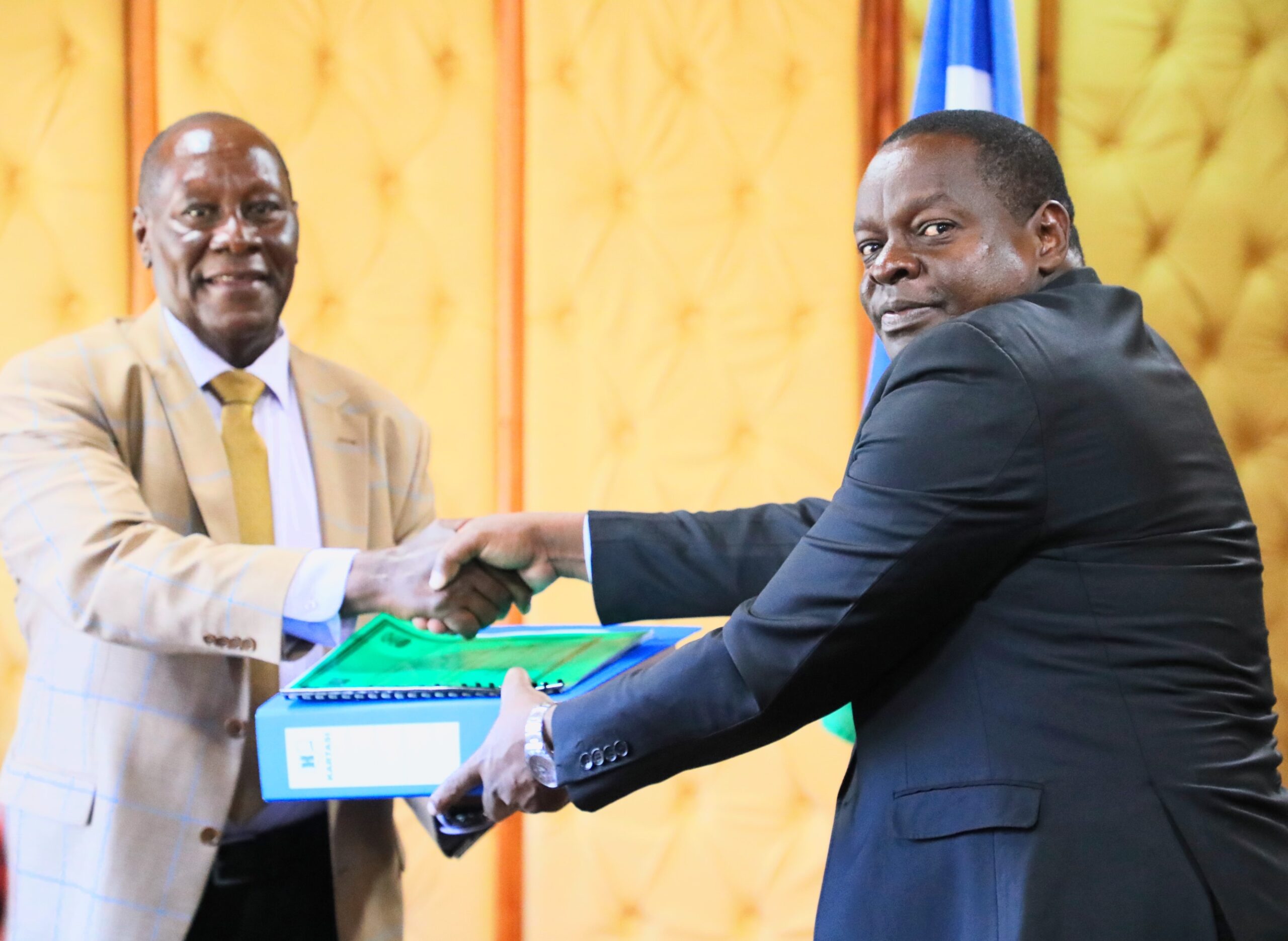Governor Malombe Receives Transition Report - Safi news